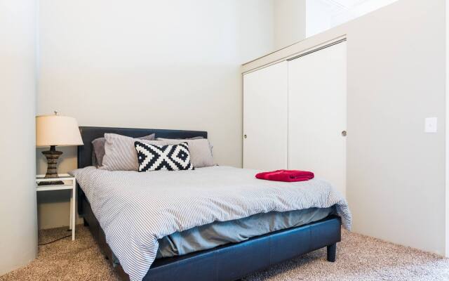 Downtown Denver Loft Style Bright 2BR Apt