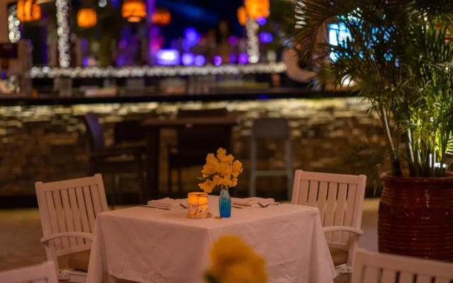 Fort Arabesque Resort, Spa & Villas