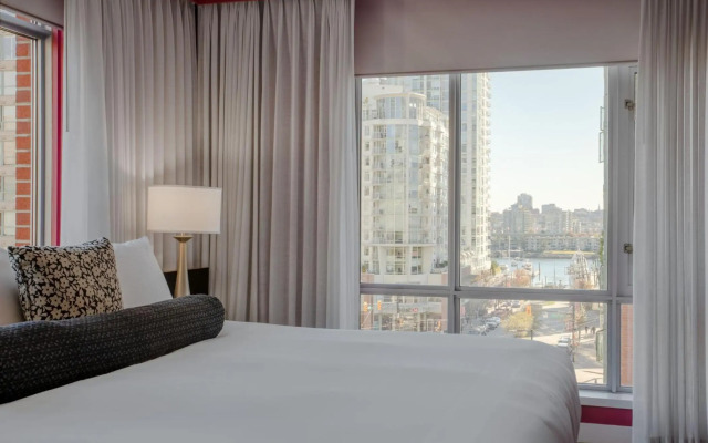 OPUS Hotel Vancouver