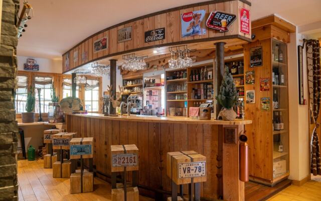 Montana Chalet Hotel
