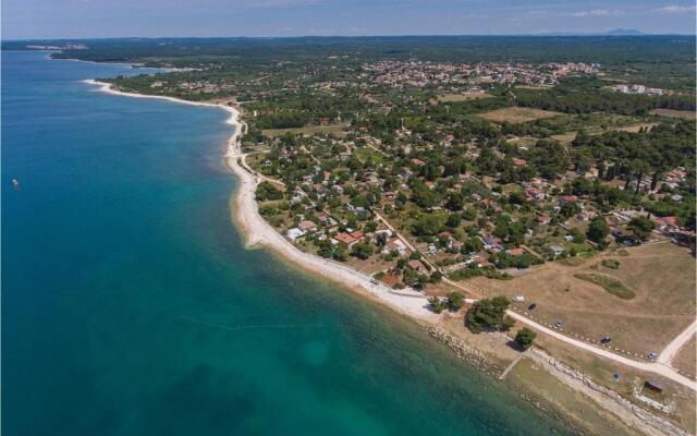 Nice Apartment in Peroj With Wifi and 1 Bedrooms