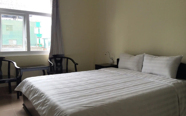 Jade Hotel