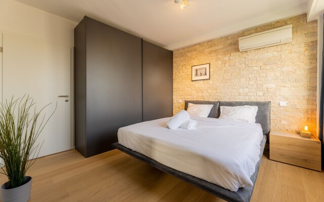 Italian Design Urban View Penthouse