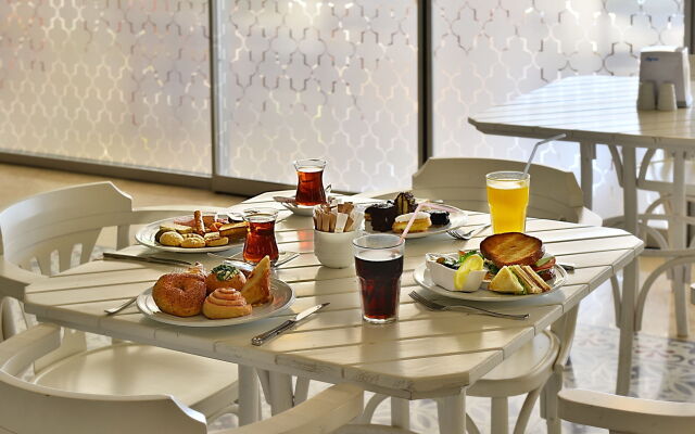 Adenya Hotel & Resort