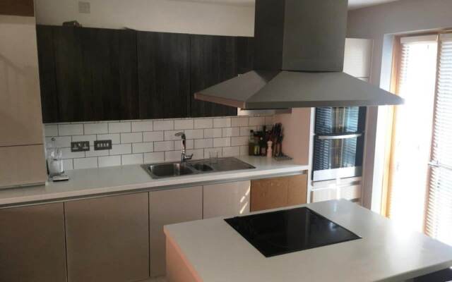 Modern 3 Bedroom House in Central Manchester