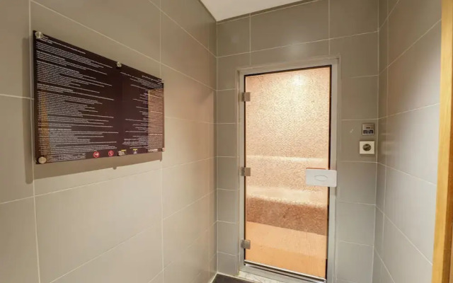 Glamorous 2BR in Damac Paramount Tower