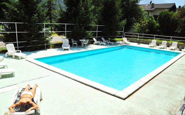 Hotel Dujany