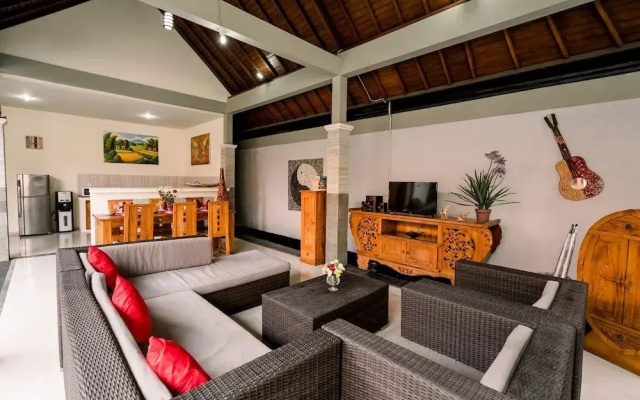 Taman Bali Villa Dewi Sri