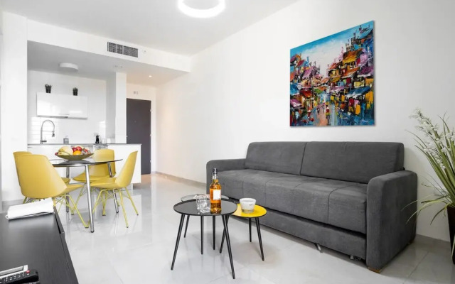 HolySuite J Tower