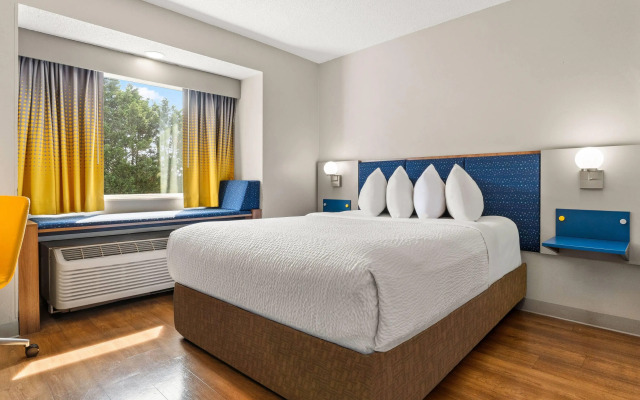 Microtel Inn & Suites by Wyndham Salisbury