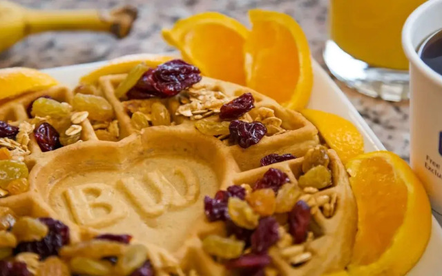 AmericInn by Wyndham Grand Rapids Airport North