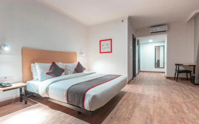 Super OYO Townhouse 2 Hotel Gunung Sahari