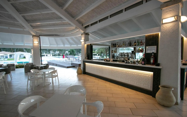 Limone Beach Resort