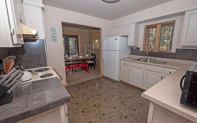 750 Stanford Avenue 3 Bedroom Cabin by RedAwning