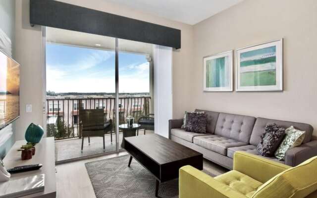 Penthouse Prize. 3 Bedroom Condo by Redawning