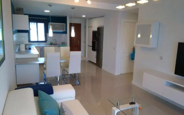 Ocean Front Apartment (WiFi)