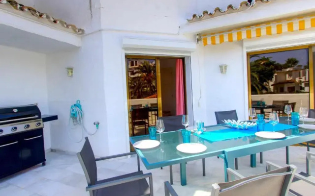 1093 modern beach apartment , huge terrace , bbq