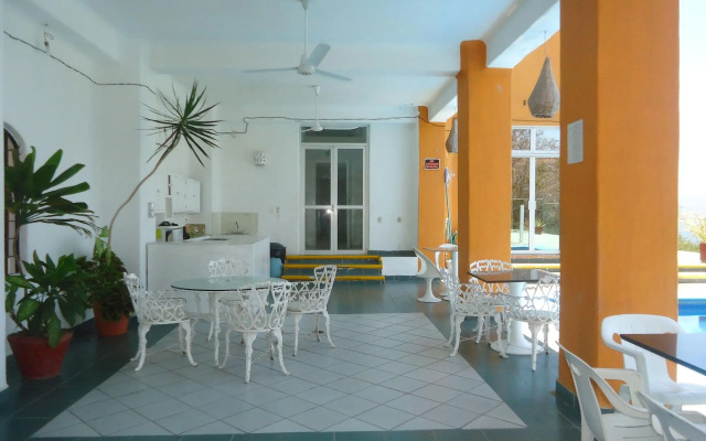Casa Mexicana La Reyna