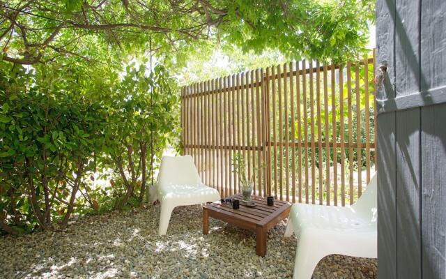 GregBnb - Mur en pierre - Terrasse + parking privé