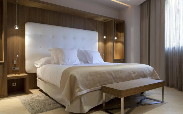 Hotel Maydrit Airport