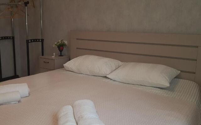 ORJONI-HOTEL