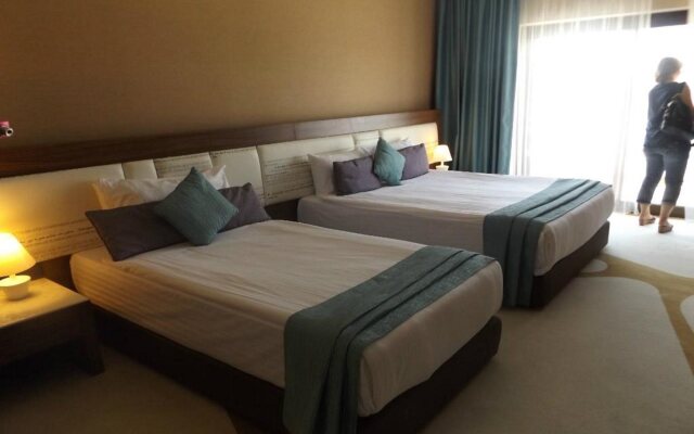 Noah's Ark Deluxe Hotel & Spa