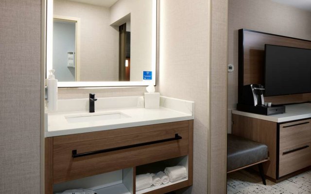 Hampton Inn Newark Airport