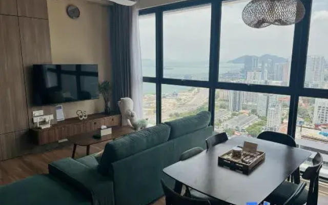 Urban Suites Jelutong 3BR Apartment with Infinity Pool · Near George Town · 18min to Airport