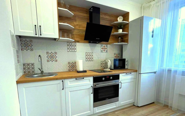 Мята на улице Жукова