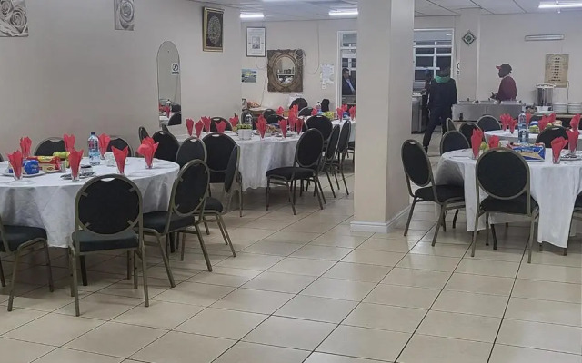 Shalimar Gardens Hotel