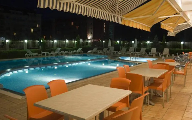 Sunny House Apart Hotel