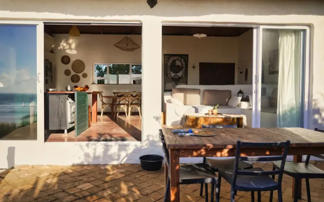 Pura Vida Tofo Beach House