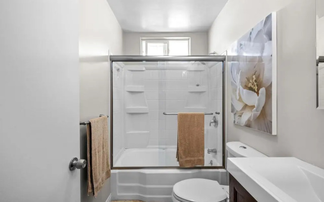 Beachside Apt With Laundry AC Patio