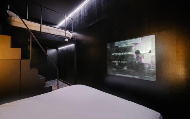 Supper Hotel