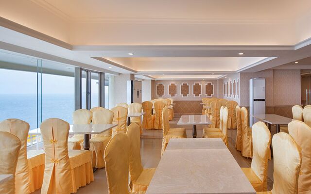 Vienna Hotel Yangjiang Yangxi Moon Bay Branch