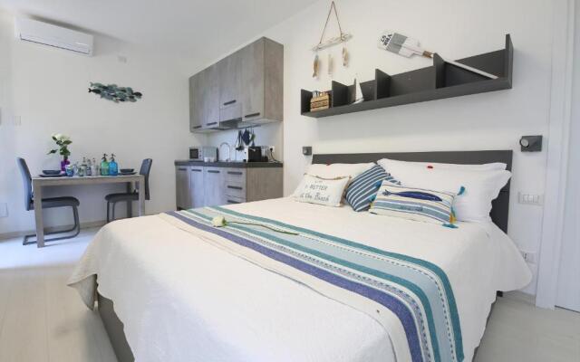 Apartment A lago, private beach and parking