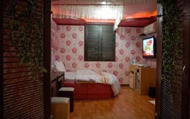 Cloud 9 Hotel