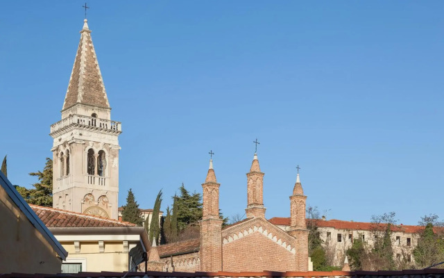 Verona Walls