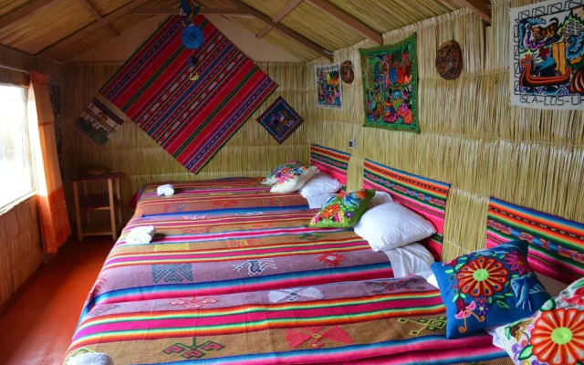 Uros Aruntawi Lodge