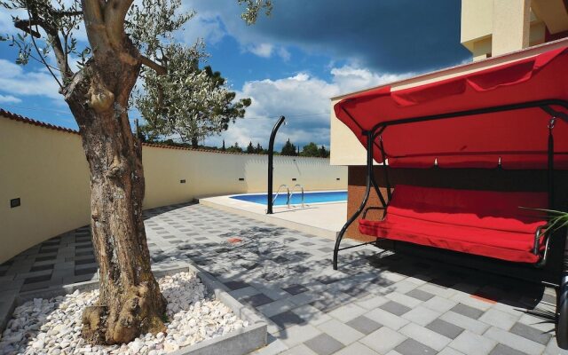 Awesome Home in Pakostane With Wifi and 5 Bedrooms