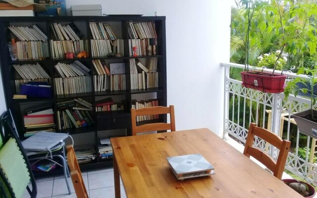 Apartment With one Bedroom in Sainte Clotilde, With Furnished Terrace and Wifi