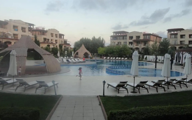Apartment in Green Beach Resort Kavatsi
