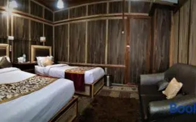 New Zenith Group of Houseboats