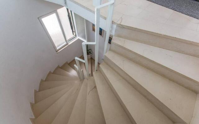 Flora three bedroom apartment. Near beach