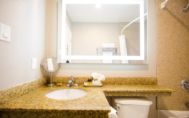 Best Western Plus Ottawa/Kanata Hotel & Conference Centre