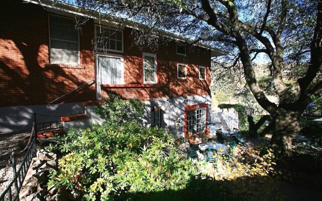 School House Inn Bed & Breakfast
