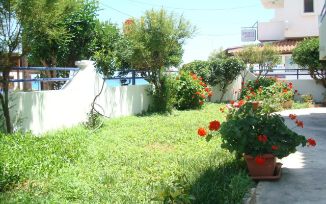 Philippos Studios & Apartments