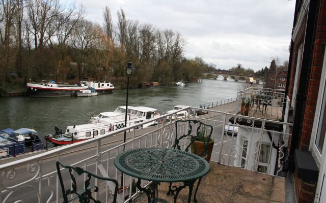 Uno Hotel Thames
