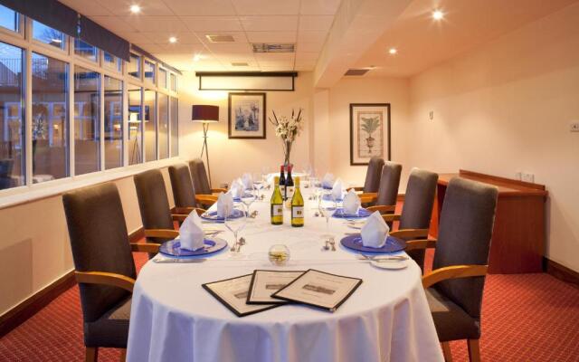 Mercure London Staines-upon-Thames Hotel