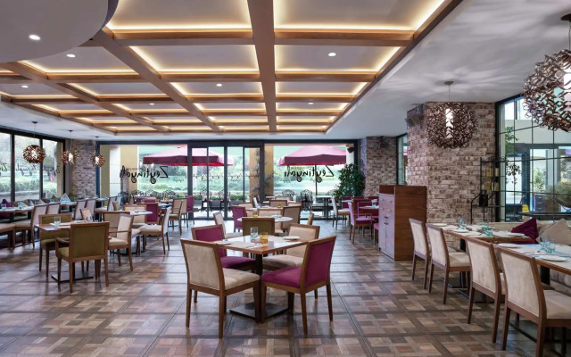 DoubleTree by Hilton Istanbul Gayrettepe